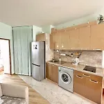 Apartment Sunny Warna